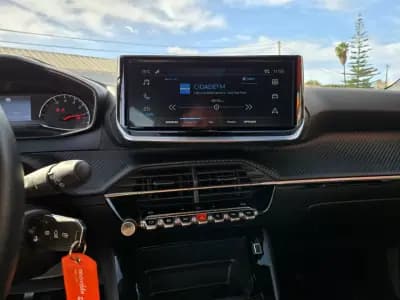 Vendo Peugeot 2008 2023 - 19450 EUR, 68870 km - AUTO.MOTO.pt