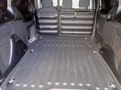 Vendo Peugeot Partner 2010 - 9990 EUR, 117500 km - AUTO.MOTO.pt