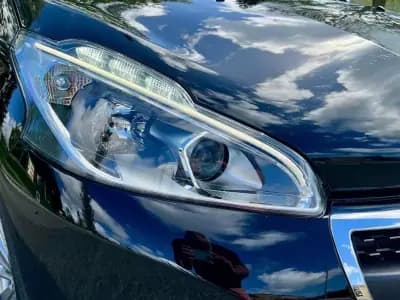 Sell Peugeot 208 2019 - 10450 EUR, 84000 km - AUTO.MOTO.pt