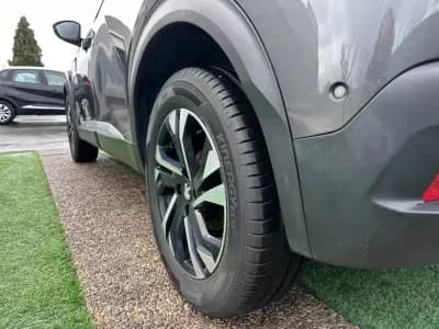 Vendo Peugeot 2008 2021 - 17900 EUR, 95000 km - AUTO.MOTO.pt