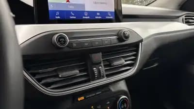 Vendo Ford Focus SW 2021 - 12999 EUR, 160121 km - AUTO.MOTO.pt