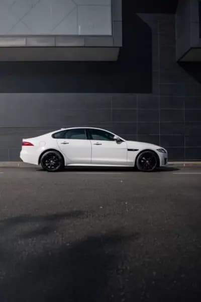 Vendo Jaguar XF 2017 - 24990 EUR, 145800 km - AUTO.MOTO.pt