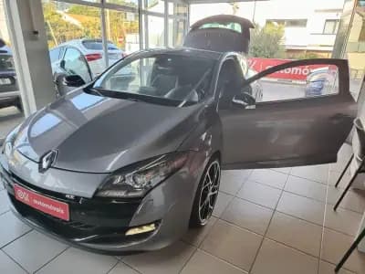 Vendo Renault Mégane Coupe 2010 - 18950 EUR, 157000 km - AUTO.MOTO.pt