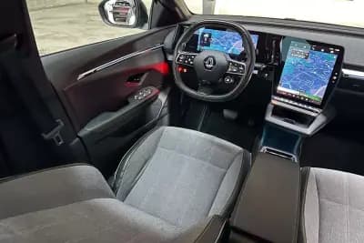 Vendo Renault Mégane E-Tech 2023 - 24450 EUR, 60913 km - AUTO.MOTO.pt