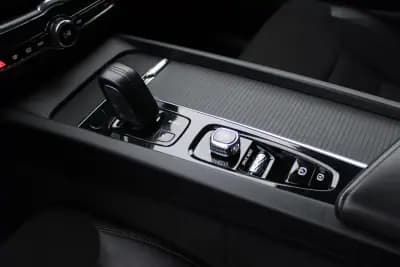 Sell Volvo XC 60 2021 - 31900 EUR, 121360 km - AUTO.MOTO.pt