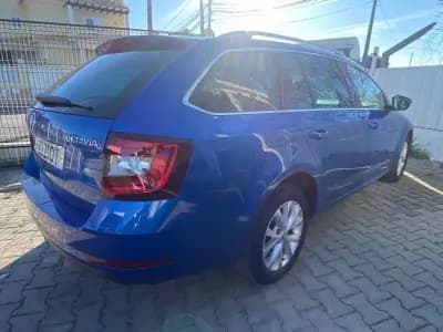 Vendo Skoda Octavia Break 2020 - 14750 EUR, 220634 km - AUTO.MOTO.pt