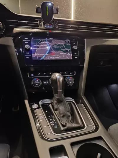 Vendo Volkswagen Arteon 2018 - 19900 EUR, 197000 km - AUTO.MOTO.pt