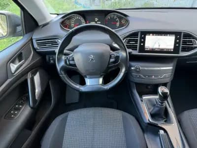 Vendo Peugeot 308 SW 2019 - 13000 EUR, 76390 km - AUTO.MOTO.pt