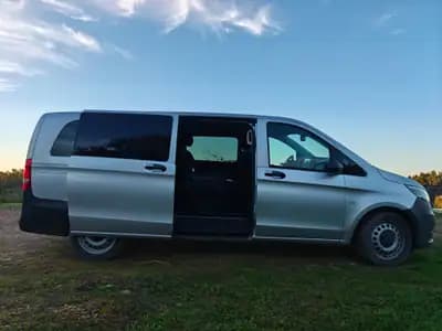 Vendo Mercedes-Benz Vito Tourer 2022 - 49900 EUR, 48799 km - AUTO.MOTO.pt