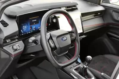 Vendo Ford Puma 2024 - 23900 EUR, 18150 km - AUTO.MOTO.pt