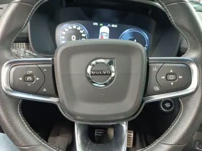 Sell Volvo XC 40 2020 - 27980 EUR, 92236 km - AUTO.MOTO.pt