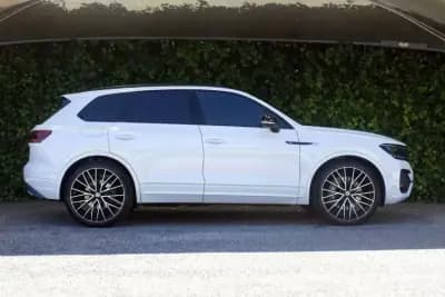 Vendo Volkswagen Touareg 2021 - 59900 EUR, 55000 km - AUTO.MOTO.pt