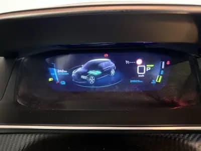 Sell Peugeot e-208 2023 - 22500 EUR, 24843 km - AUTO.MOTO.pt