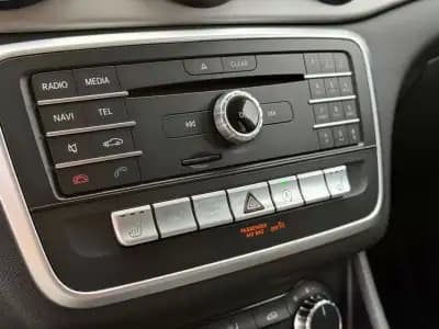 Vendo Mercedes-Benz CLA 180 2017 - 19999 EUR, 160000 km - AUTO.MOTO.pt