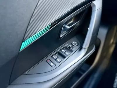 Sell Peugeot 2008 2021 - 18950 EUR, 63000 km - AUTO.MOTO.pt