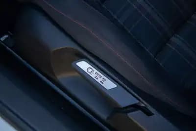 Sell Volkswagen Golf 2010 - 15990 EUR, 190000 km - AUTO.MOTO.pt