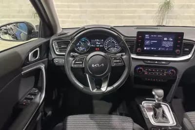 Sell Kia XCeed 2022 - 22450 EUR, 23900 km - AUTO.MOTO.pt