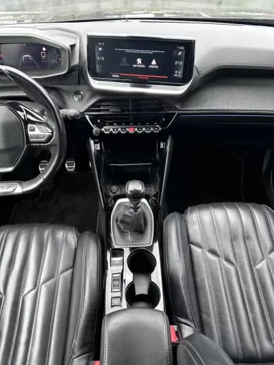 Vendo Peugeot 2008 2021 - 17900 EUR, 95000 km - AUTO.MOTO.pt
