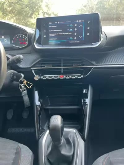Vendo Peugeot 208 2021 - 13500 EUR, 110639 km - AUTO.MOTO.pt