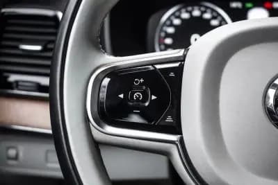 Sell Volvo XC 90 2016 - 24990 EUR, 206775 km - AUTO.MOTO.pt