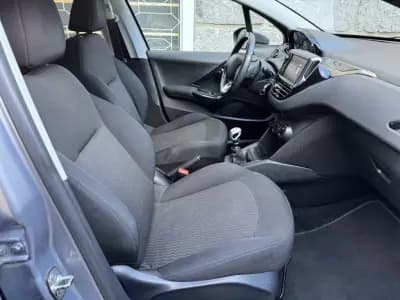 Sell Peugeot 208 2018 - 11900 EUR, 123326 km - AUTO.MOTO.pt