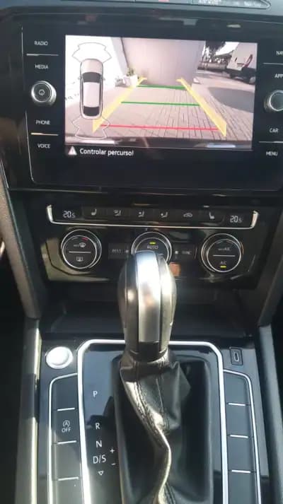 Vendo Volkswagen Arteon 2019 - 26650 EUR, 90000 km - AUTO.MOTO.pt