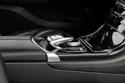 Sell Mercedes-Benz GLC 250 2017 - 36990 EUR, 179000 km - AUTO.MOTO.pt