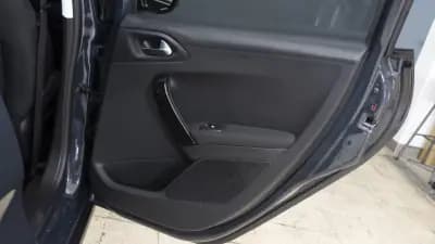 Vendo Peugeot 2008 2019 - 10850 EUR, 40800 km - AUTO.MOTO.pt