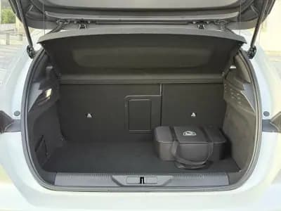 Vendo Peugeot 308 2021 - 25000 EUR, 58000 km - AUTO.MOTO.pt