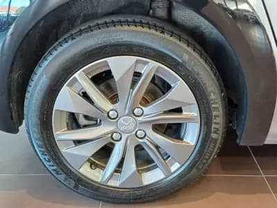 Vendo Peugeot 208 2023 - 27000 EUR, 24150 km - AUTO.MOTO.pt