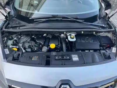 Sell Renault Grand Scénic 2015 - 9900 EUR, 291000 km - AUTO.MOTO.pt