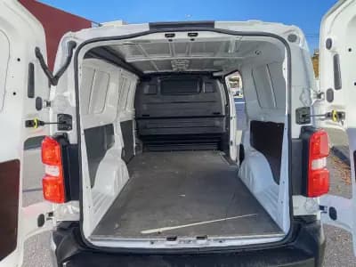 Vendo Citroën Jumpy 2020 - 14990 EUR, 143000 km - AUTO.MOTO.pt