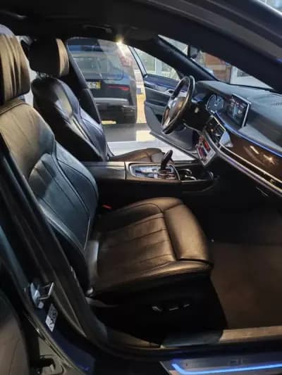 Vendo BMW 740 2018 - 30750 EUR, 246000 km - AUTO.MOTO.pt