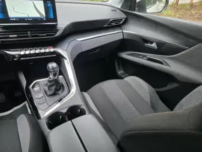 Vendo Peugeot 3008 2021 - 21900 EUR, 148000 km - AUTO.MOTO.pt