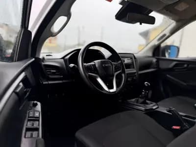 Vendo Isuzu D-Max 2023 - 32950 EUR, 109000 km - AUTO.MOTO.pt