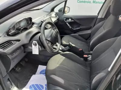 Sell Peugeot 208 2015 - 7450 EUR, 100037 km - AUTO.MOTO.pt