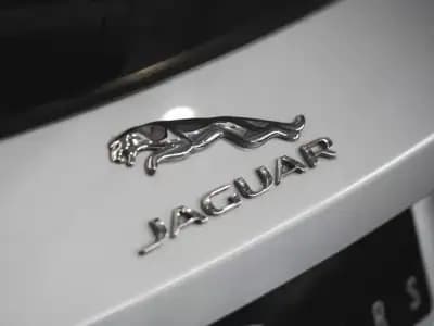 Sell Jaguar F-Pace 2017 - 23990 EUR, 91000 km - AUTO.MOTO.pt