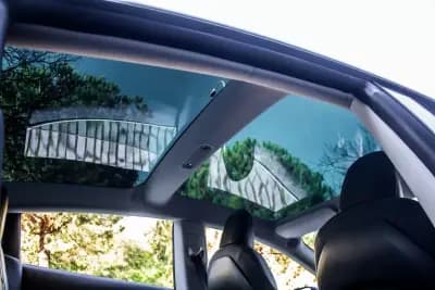 Vendo Tesla Model 3 2020 - 29750 EUR, 73831 km - AUTO.MOTO.pt