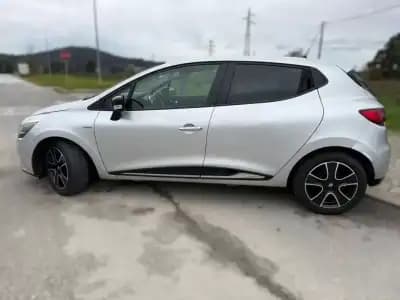 Sell Renault Clio 2016 - 8750 EUR, 163500 km - AUTO.MOTO.pt