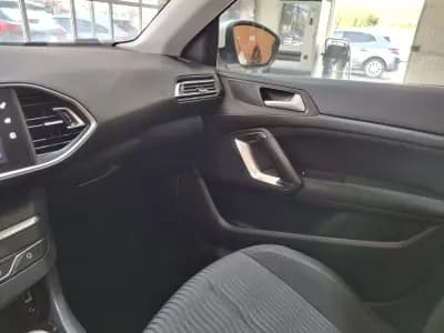 Sell Peugeot 308 SW 2017 - 10900 EUR, 178000 km - AUTO.MOTO.pt