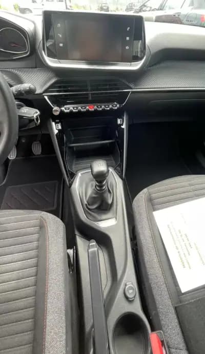 Vendo Peugeot 2008 2023 - 19750 EUR, 69580 km - AUTO.MOTO.pt