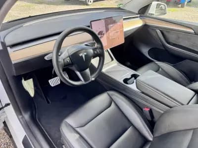 Vendo Tesla Model Y 2022 - 39990 EUR, 59000 km - AUTO.MOTO.pt