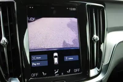 Vendo Volvo V60 2020 - 26400 EUR, 128429 km - AUTO.MOTO.pt