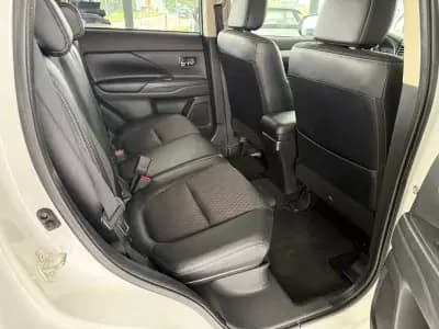 Vendo Mitsubishi Outlander 2015 - 15990 EUR, 157367 km - AUTO.MOTO.pt