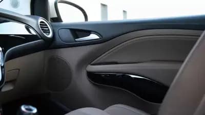 Sell Opel Adam 2016 - 11400 EUR, 62000 km - AUTO.MOTO.pt