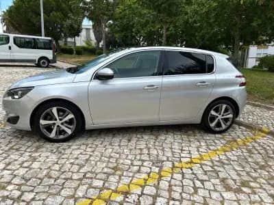 Vendo Peugeot 308 2015 - 8900 EUR, 210000 km - AUTO.MOTO.pt