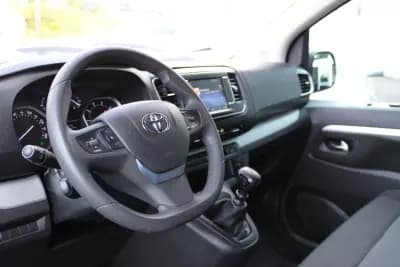 Vendo Toyota Proace Verso 2022 - 22400 EUR, 240926 km - AUTO.MOTO.pt