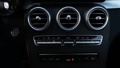 Sell Mercedes-Benz C 220 2020 - 29000 EUR, 169000 km - AUTO.MOTO.pt