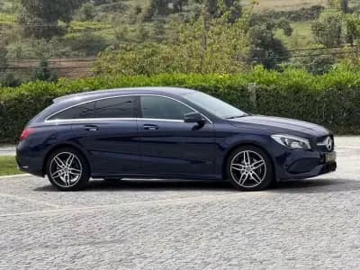 Vendo Mercedes-Benz CLA 180 2017 - 19999 EUR, 160000 km - AUTO.MOTO.pt