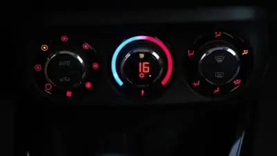 Sell Opel Adam 2016 - 11400 EUR, 62000 km - AUTO.MOTO.pt